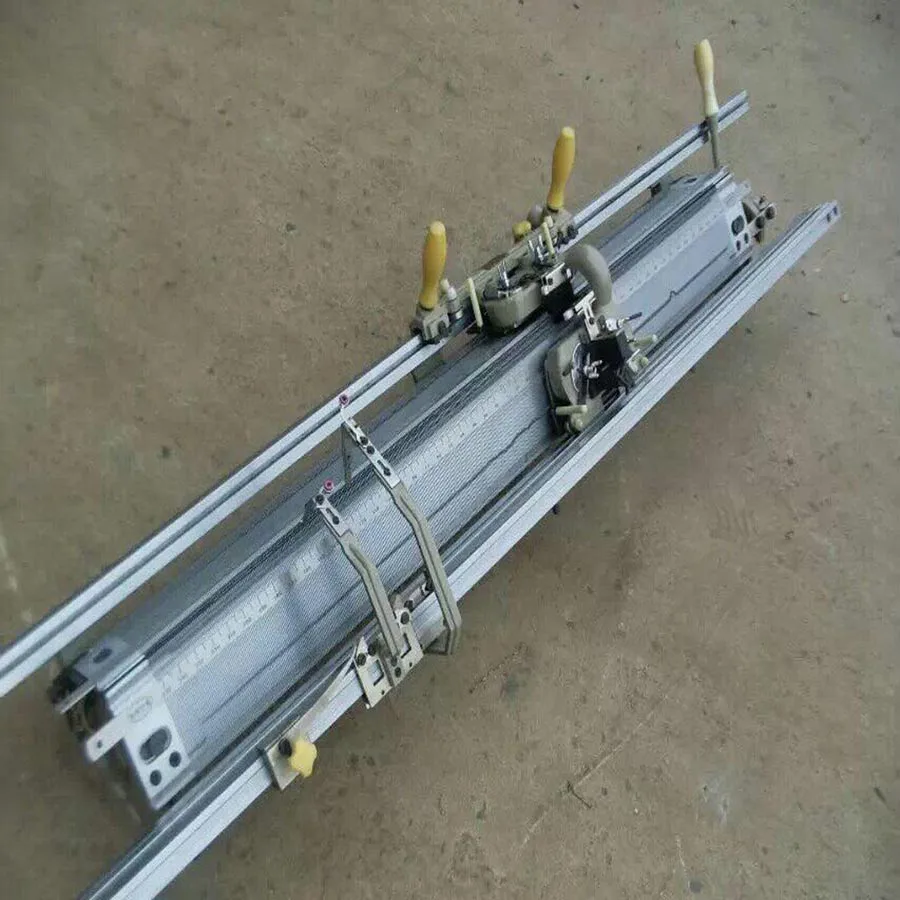 KH Brother Hand Driven Semi Auto Flat Knitting Machine For Sweater Hat Scarf Collar
