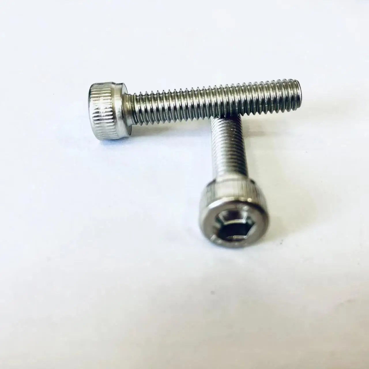 m10*25 High hardness and strength SS304 ZINC Nickel useful chemicals plain or silvery full thread Socket head Allen head bolt