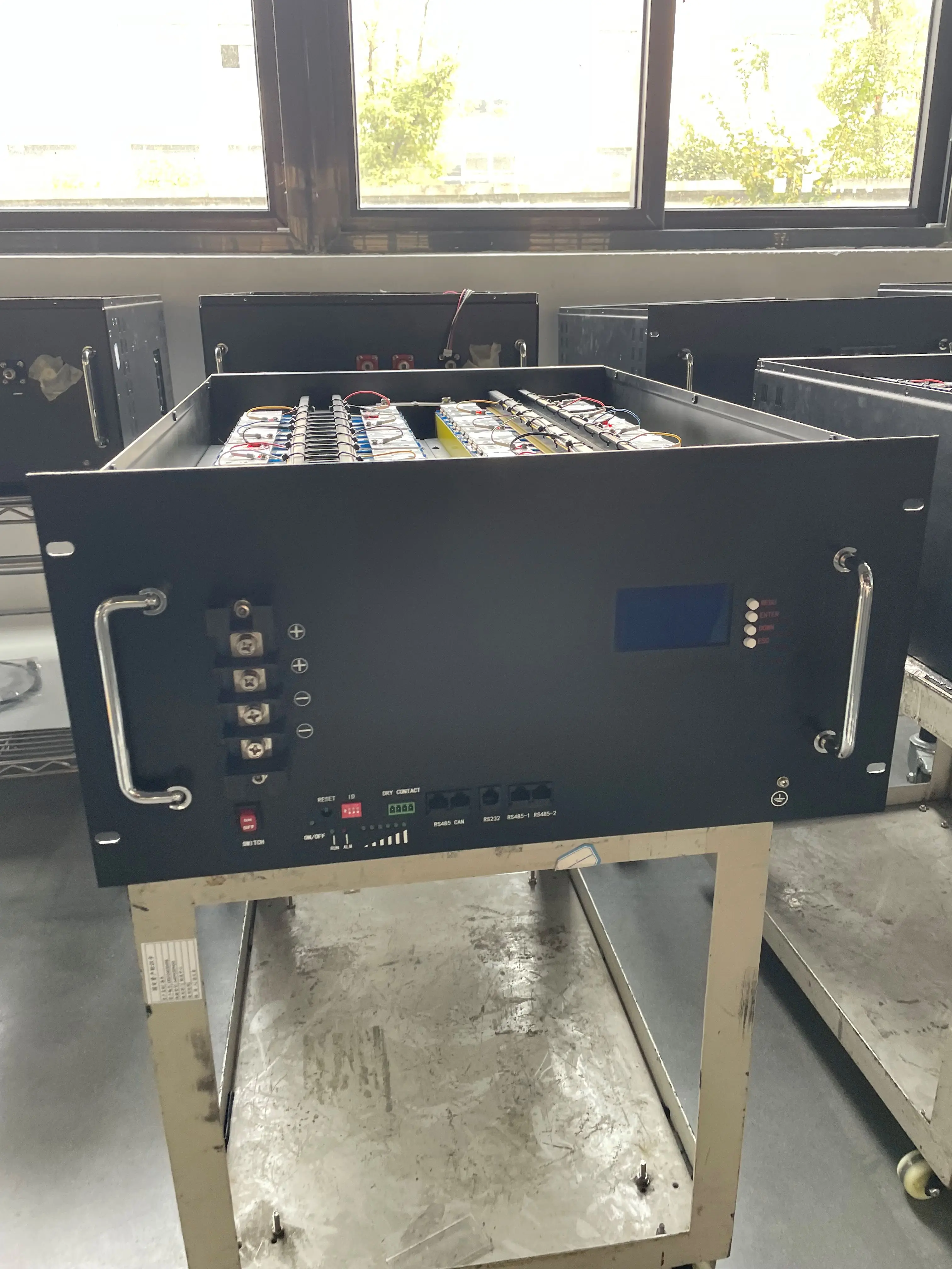 EU Stock Poland 51.2v CATL BYD 16s 15kw Lithium-ion 200ah 300ah 24v 12v 100ah Rack Mounted 10kwh 48v Lifepo4 Battery 100ah