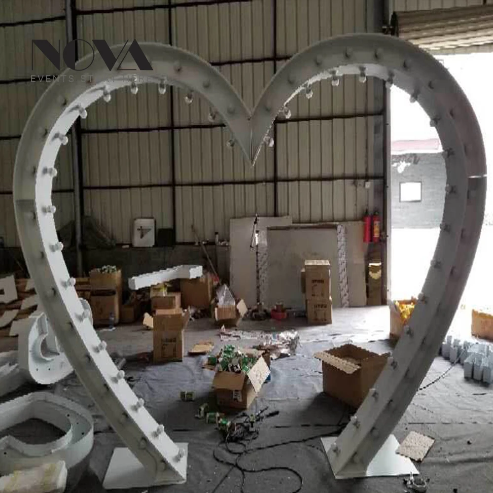 2019 iron heart garden arch/ wedding party Gate with flower stand