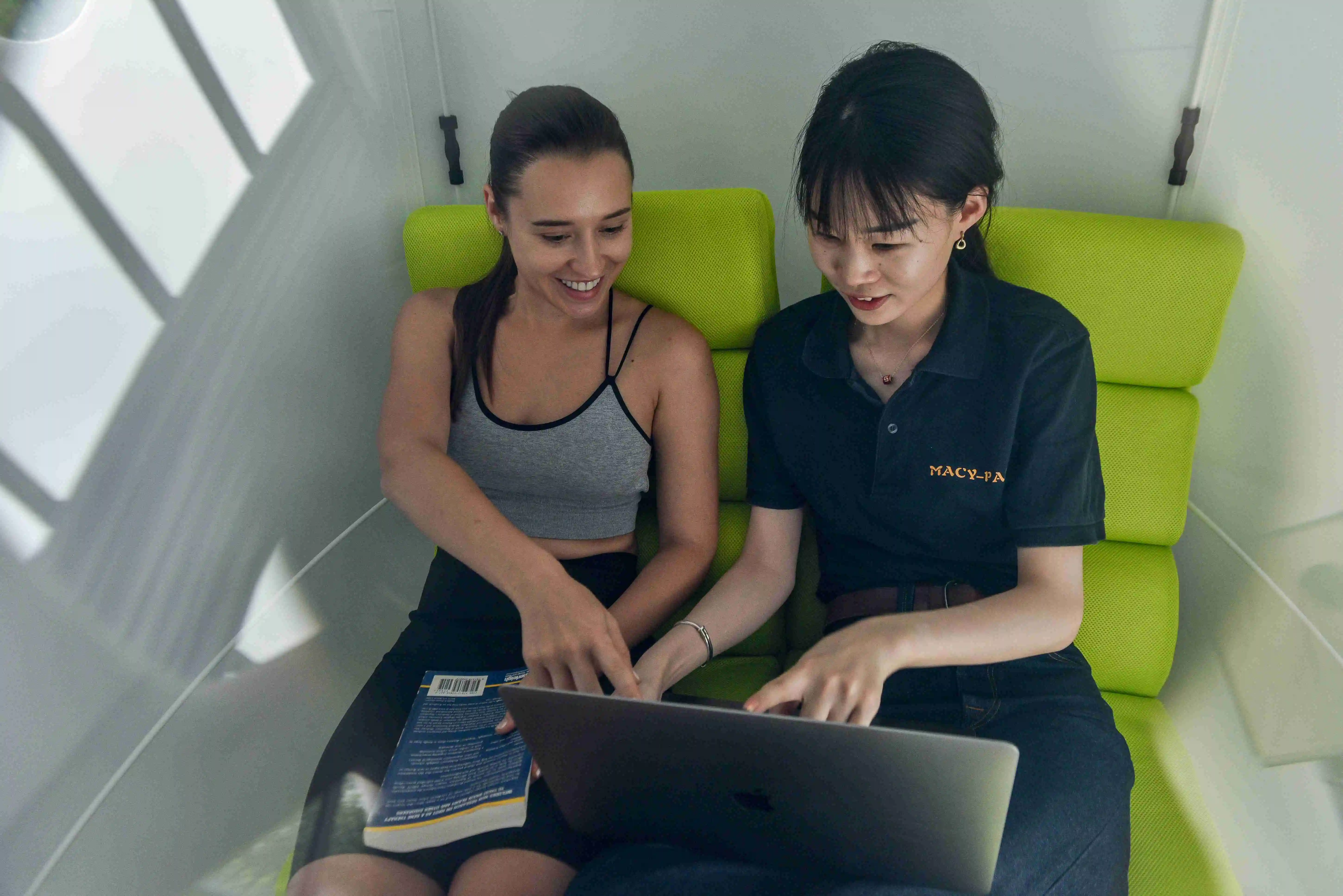 MACY-PAN Manufacturer Home Use HBOT Hyperbaric Chamber Sitting Portable Hyperbaric Chamber 1.3ATA Hyperbaric Chamber