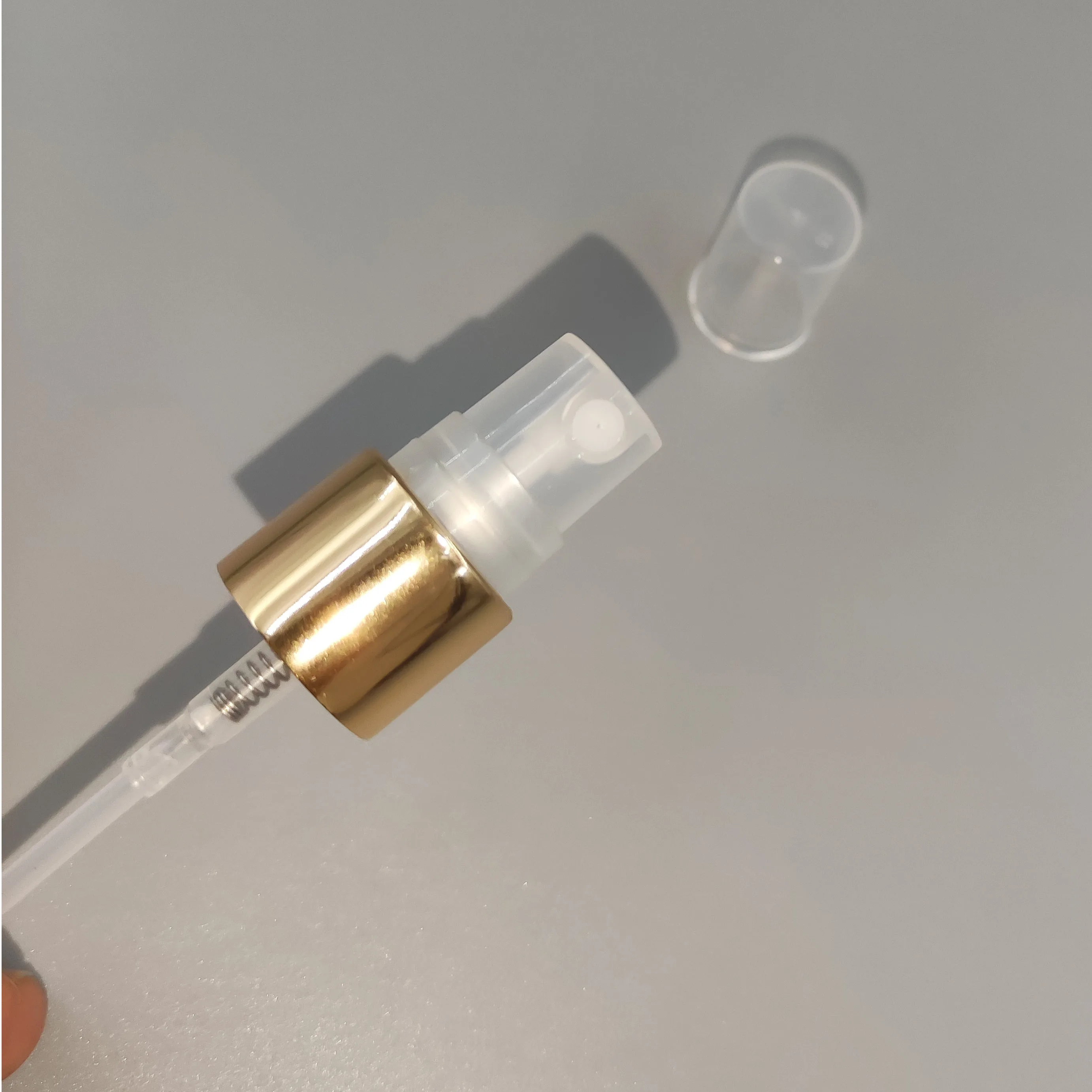 wholesale  18mm 18/410 gold sprayer metal aluminium plastic perfume sprayer pump spray caps lids for bottles