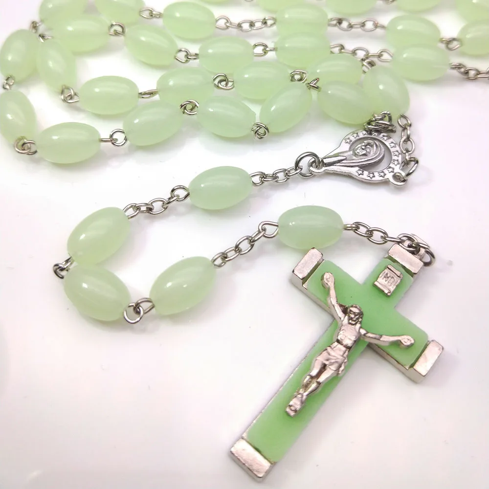 Custom Chain Necklace Glow In The Dark Cross Pendant Rosary Necklace for Church Jesus Christ Prayer Beads Christian Products