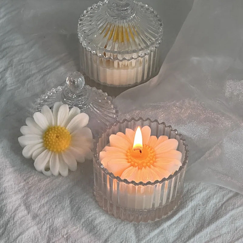 Decorative White Sunflower Soy Wax Mini Aroma Candles Luxury Glass Jar Cute Daisy Flower Scented Candles With Lid