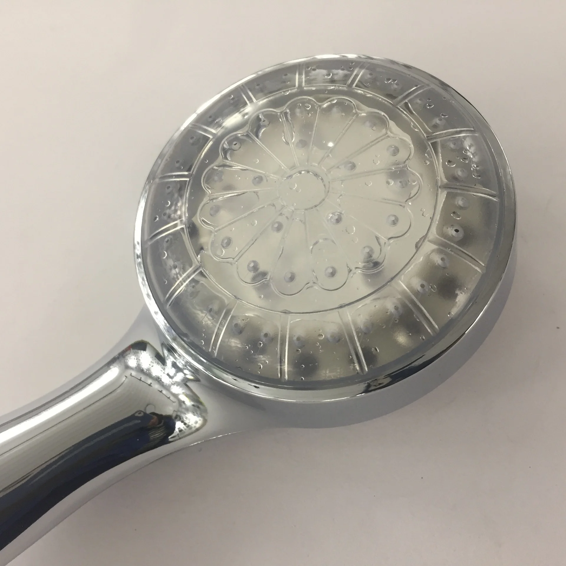 Hot sell Bathroom Shower heads LED 7 Colors change light up Shower head