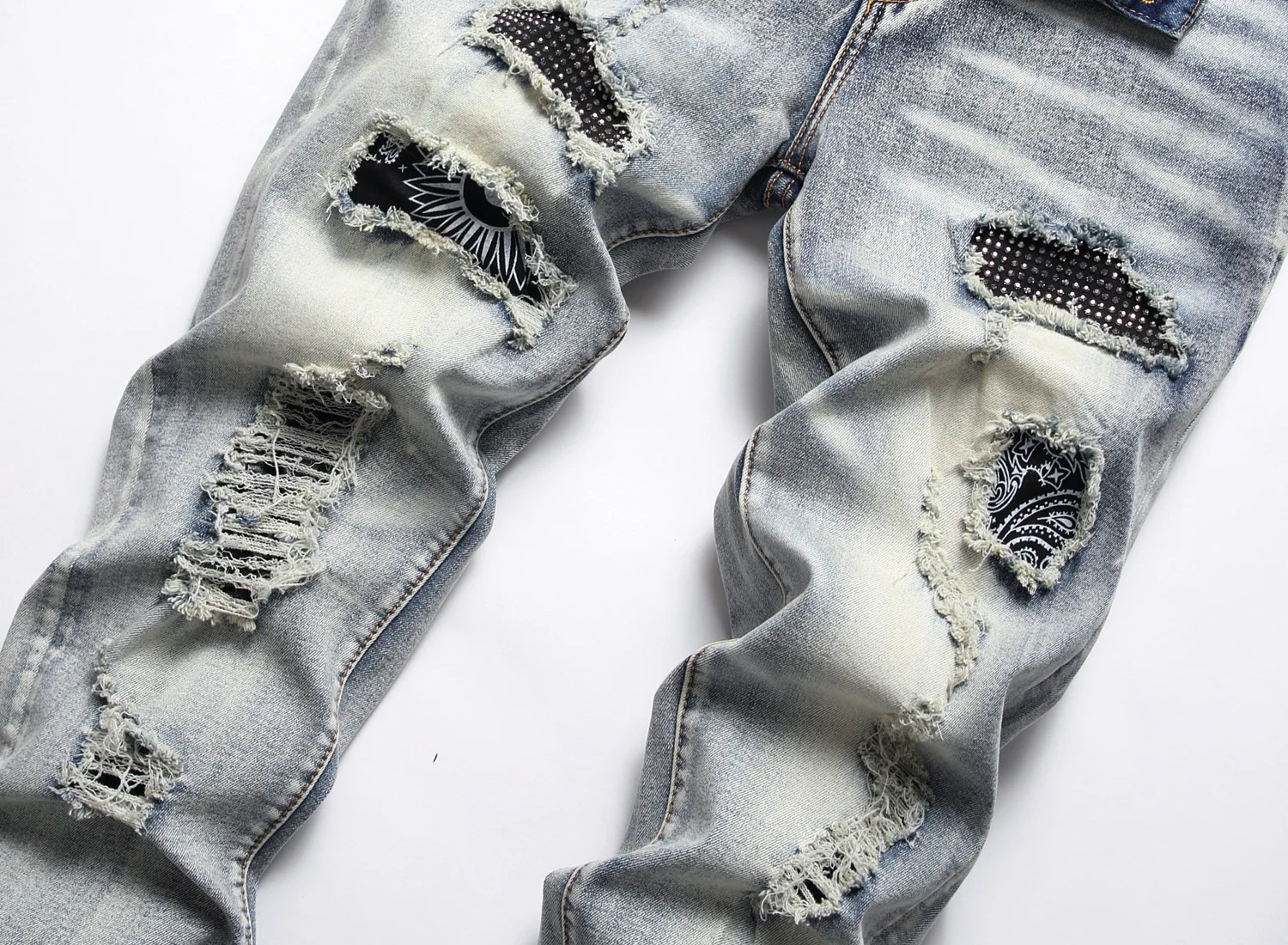 2022 new trend washing and grinding white ripped trousers patch mid-waist straight jeans for man