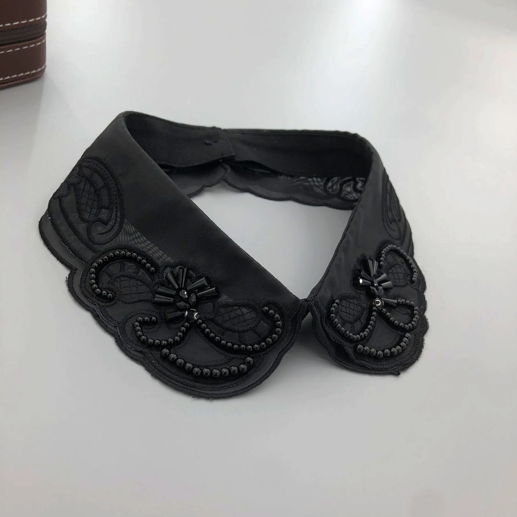 New Style Womens Fashion Lace Neck Wisps Of Flower Around Detachable Handwork Fake Collar