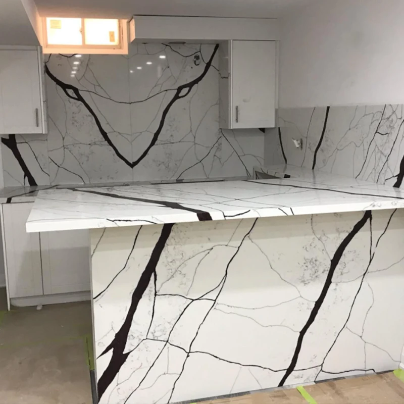 Новый дизайн сделанная человеком кварцевая каменная плита изготовленная на заказ полированная белая кухонная столешница