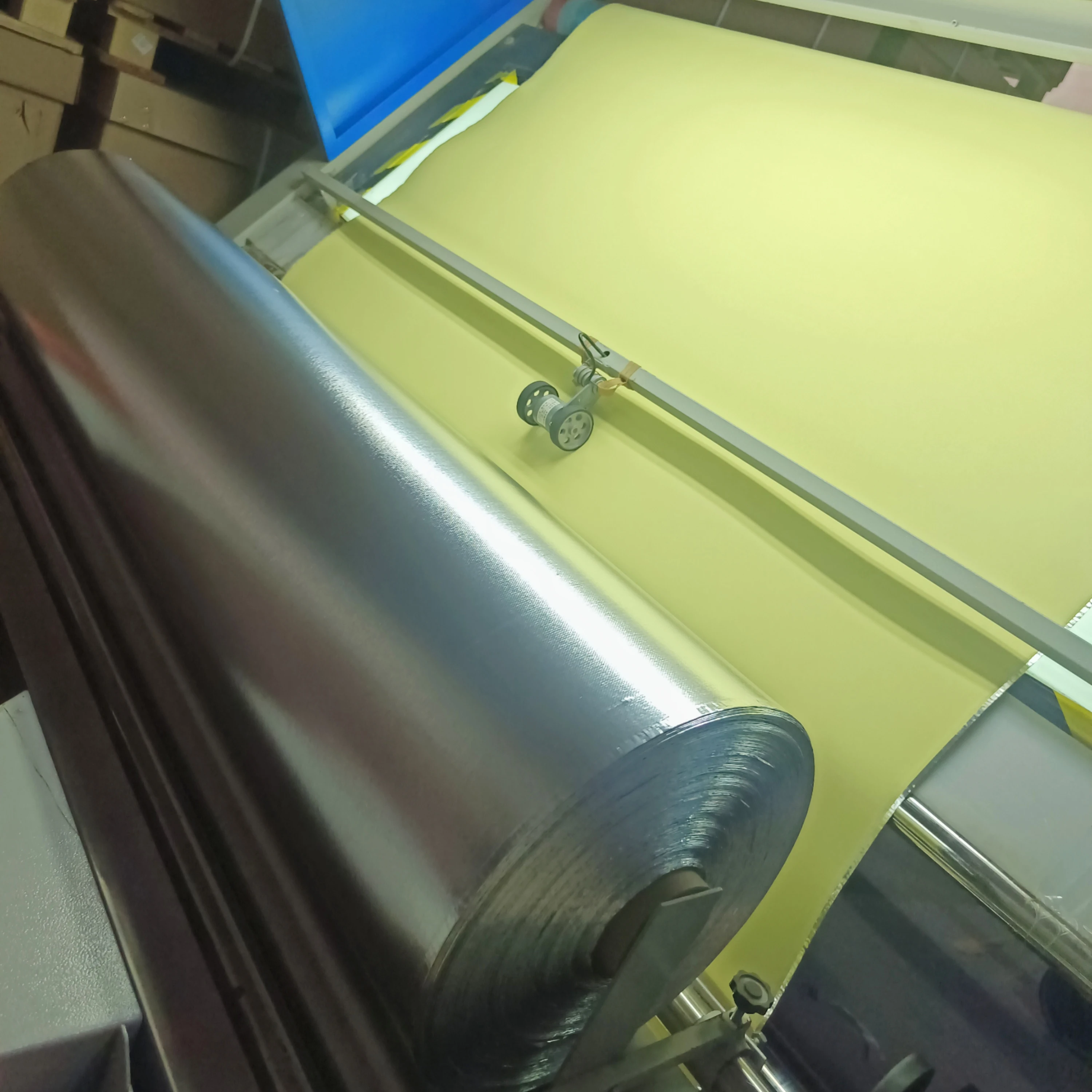 Anti Thermal Radiation Fire Proof 410gsm Customizable Aluminum Coated Aramid Fabrics Aluminum Foil Woven Protective Fabric