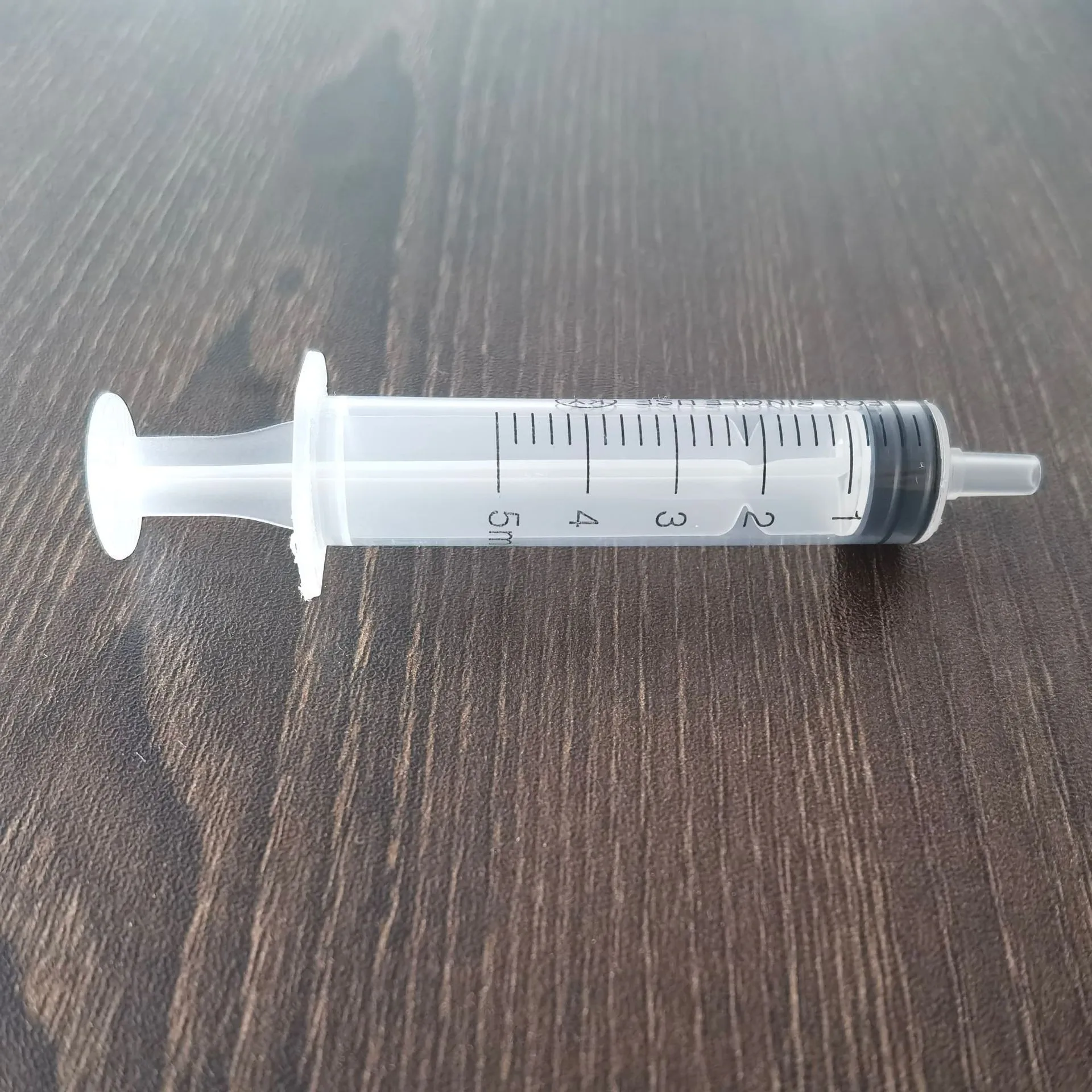 1/2/2.5/3/5ml plastic Disposable Plastic Syringe Needles Injection Syringe