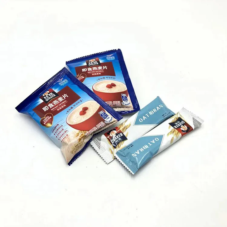 Custom Printed Plastic Film Roll Laminated Flexible Packaging Food Roll Film Candy Snacks Potato Chips Sachet Film Roll