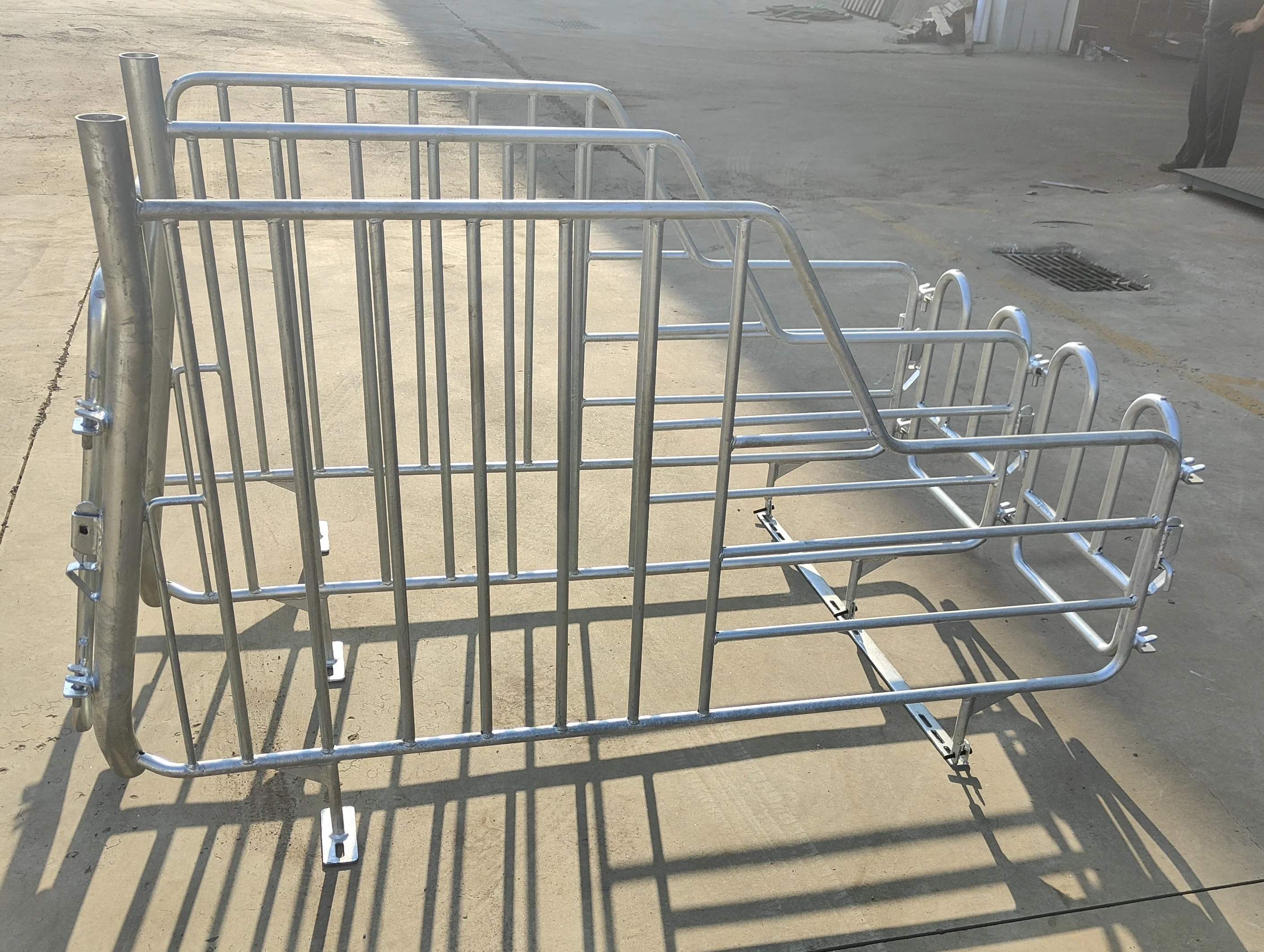 Sow Gestation Bed Galvanized Pig Farrowing Crates Pen Pig Flooring Stall Farrowing Bed Sow Equipment for sale