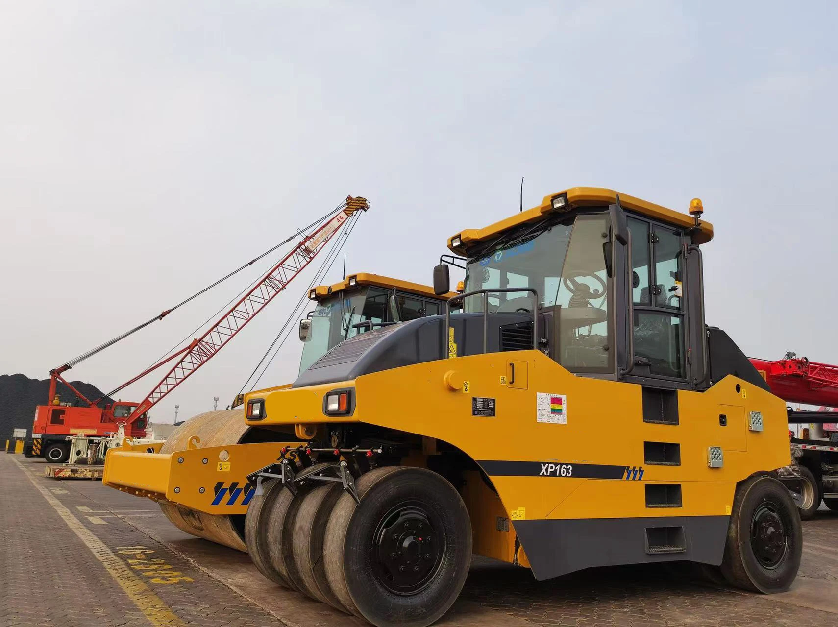 New XP163 Tire Roller 16 tons Pneumatic Road Roller Compactor with Spare Parts
