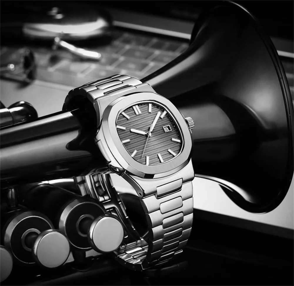 Водонепроницаемые часы со стальным ремешком