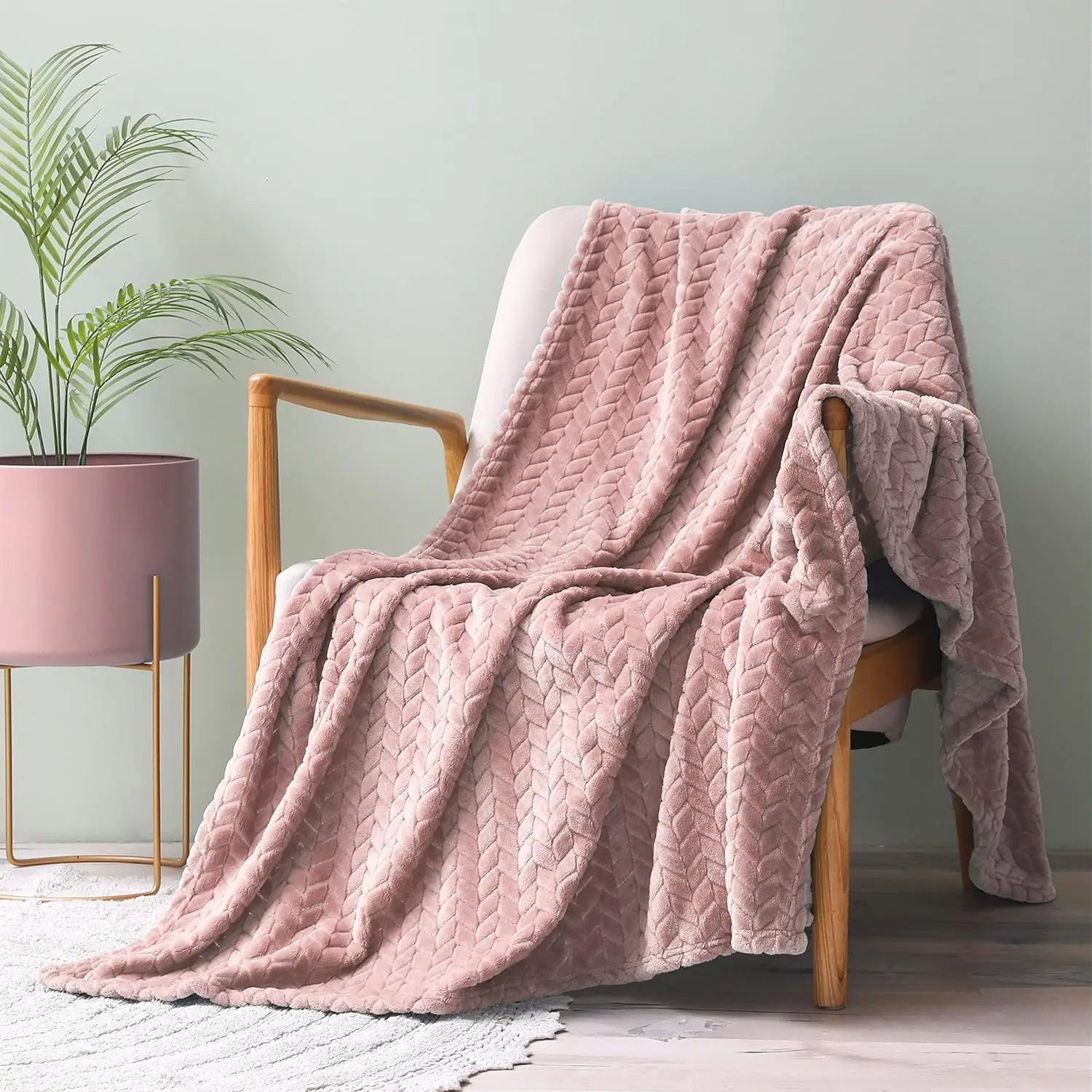 Good Selling Home Decor Woven Plain Custom One Side Leaf Style Cozy Soft Flannel Polyester Throw Blankets For All Season
