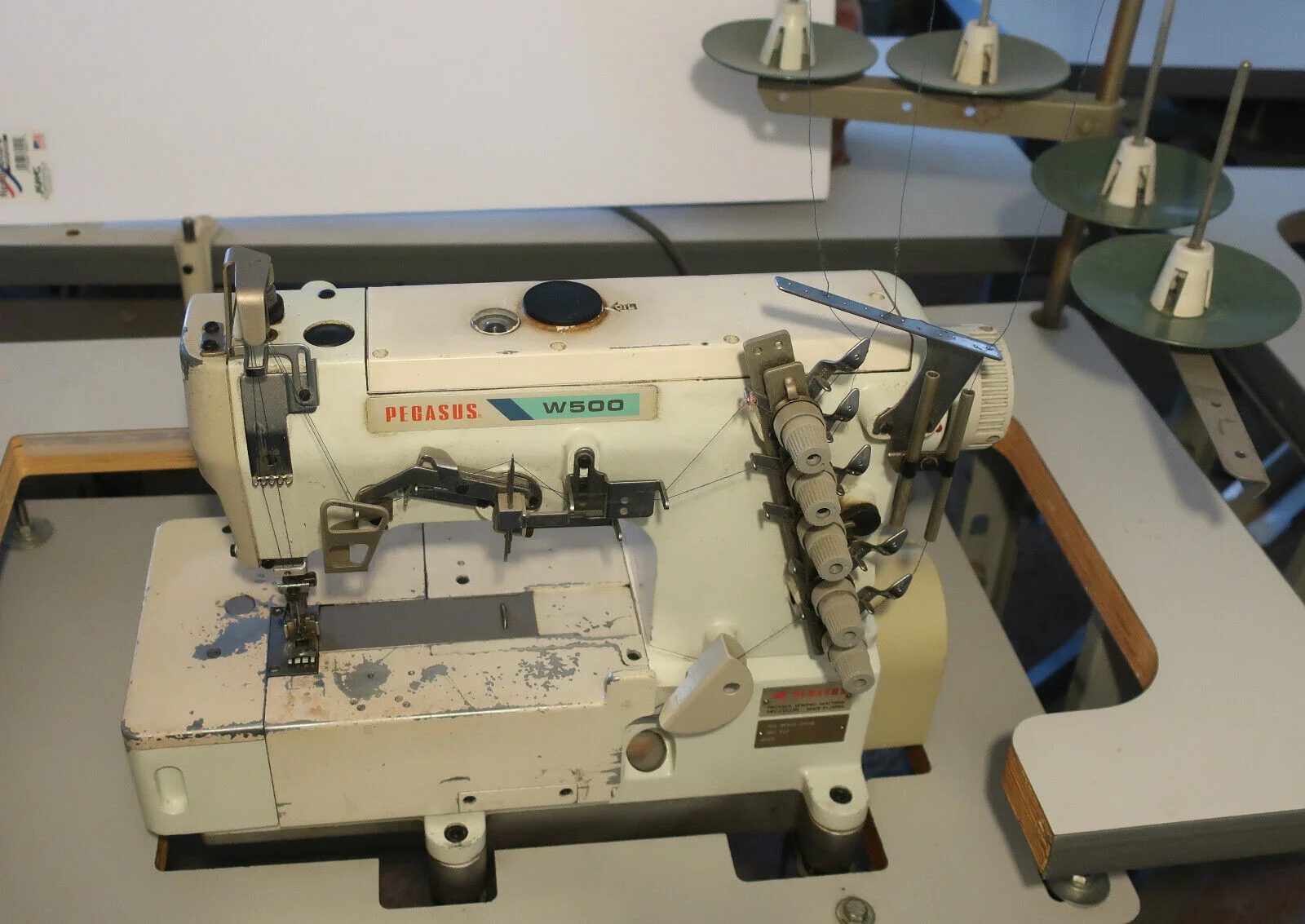 W500 simple and easy operation interlock sewing machine price