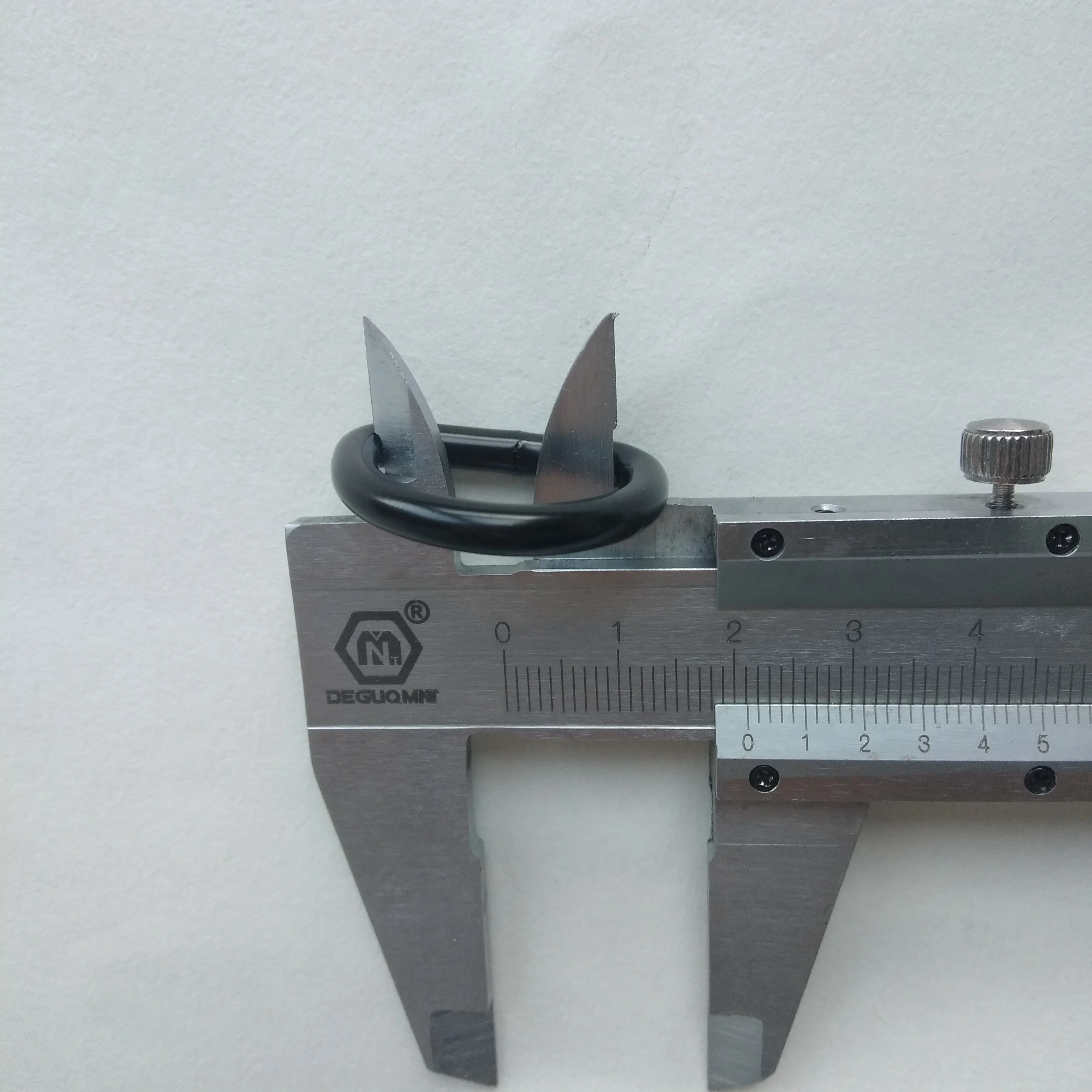 DB-421 черный e сварной кольцо в виде буквы d