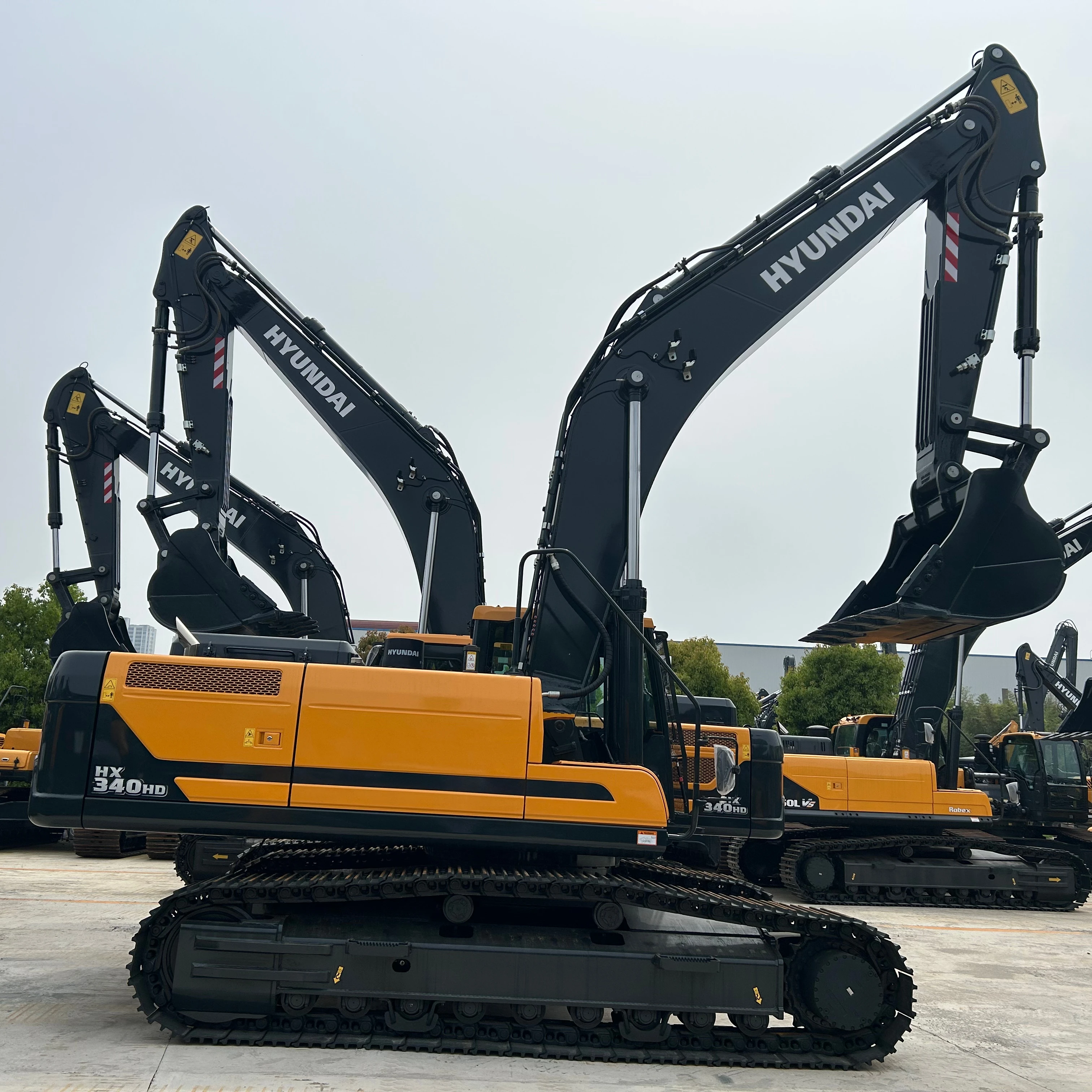 2024 Brand New 30ton Hx340HD Crawler Excavator with 1.73cbm Bucket Capacity for Sale