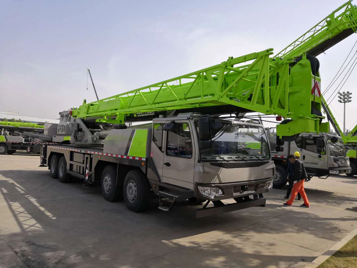 China Zoomlion 25Tons  Truck Cranes QY25H552 In Armenia