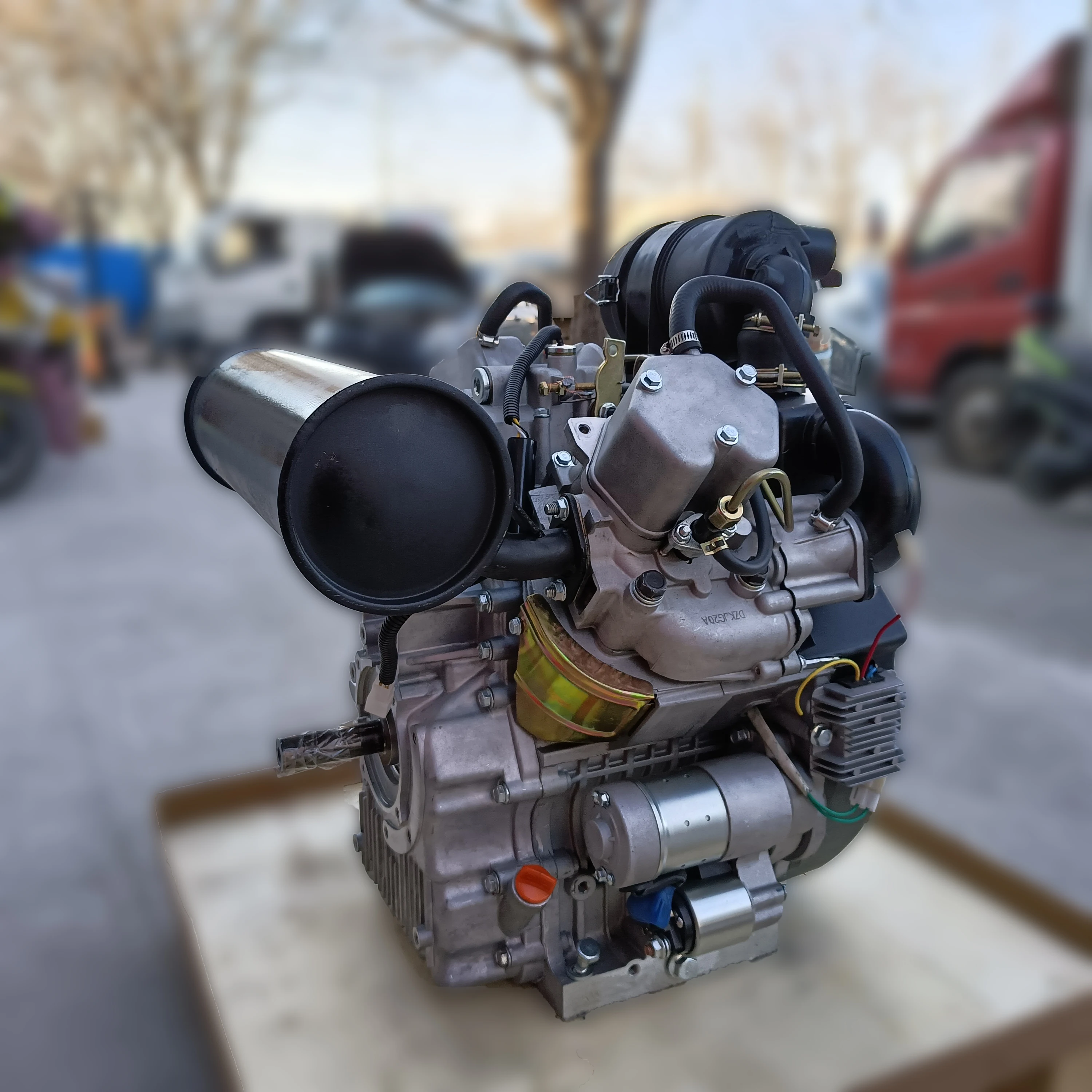 Китайский дизельный двигатель V-twin с водяным охлаждением 16 л.с. 12 кВт 3000 об/мин маленький