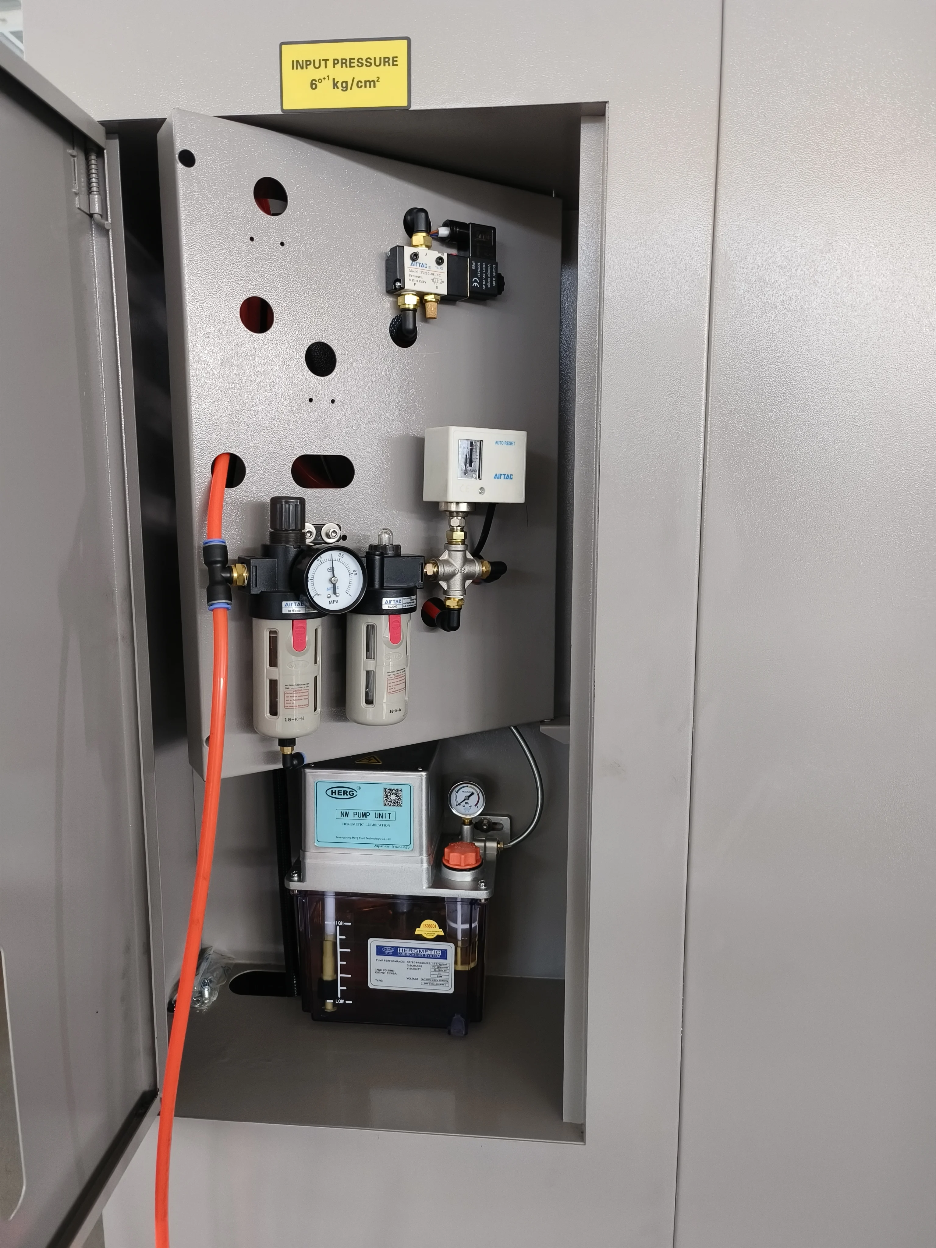 Высокоскоростной вертикальный обрабатывающий центр с ЧПУ цена VMC1570 5-осевой ФИО/Fanuc/системы управления использованы Siemens