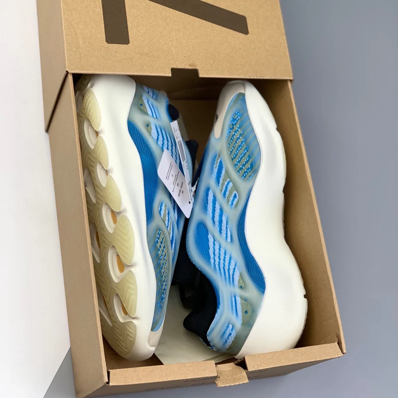 Original High Quality Men Popular Classic Luminous Daddy Shoes Couple Fashion Reflective Sneakers Original 700 V3