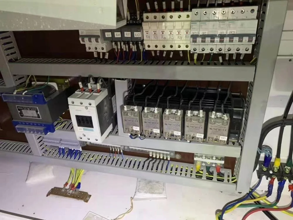 Used BORCH  260ton BS260-III  plastic injection moulding machine