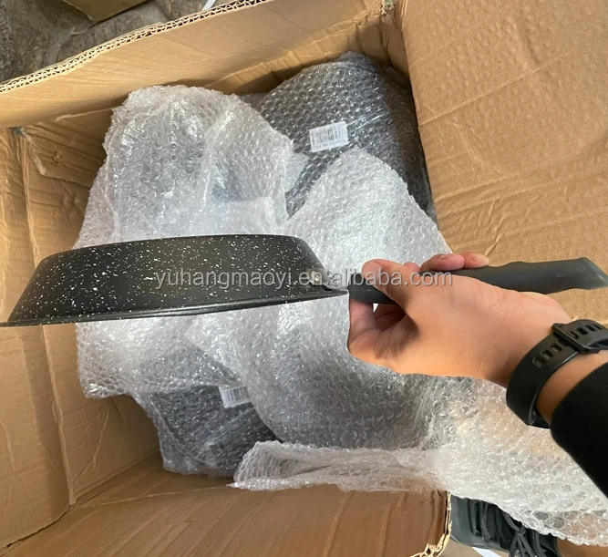 Wholesale Cheap Non-stick Frying Pan Round Frying Pan Black Stripe Kitchen Pots Frying Pan