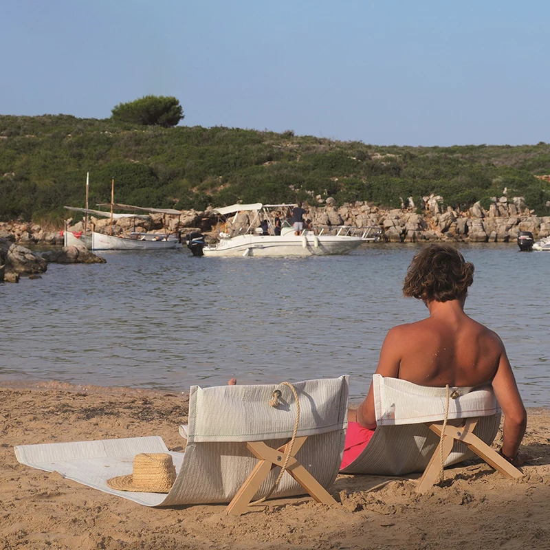 Premium Wooden Pole Support Beach Mat Lounge Chair Folding Backpack Beach Chairs Lightweight with Storage Pouch