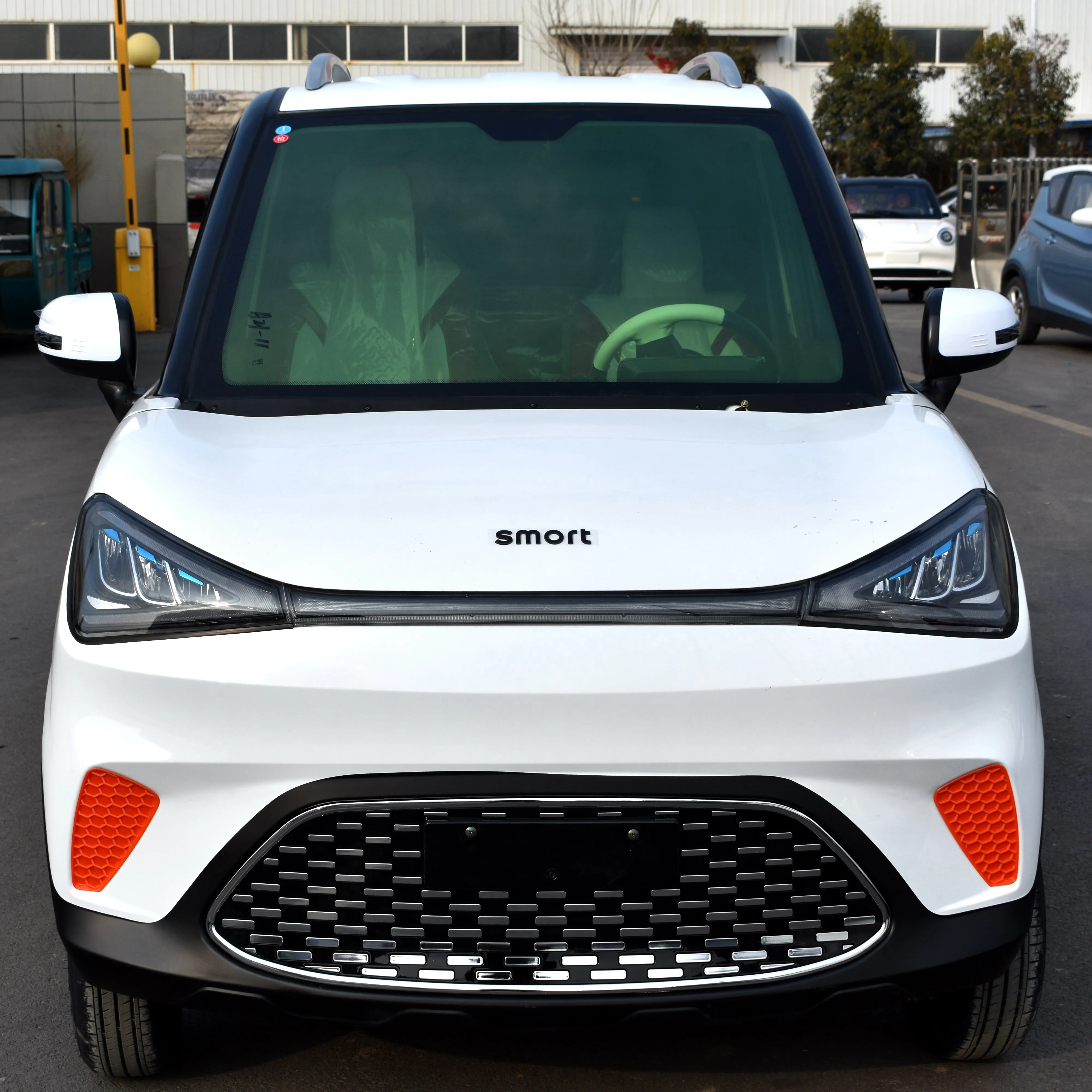 4 puertas Солнечный Электрический автомобиль на низкой скорости четыре колеса без водительских прав кожаные сиденья R15 Шины задняя камера