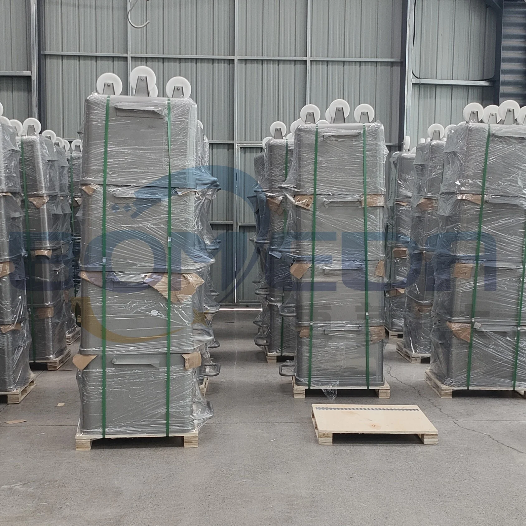 Customized 200L Stainless Steel Meat Trolley Food Grade Meat Tote Bins Metal Meat Hopper Skip Cart with Drain Service Equipment