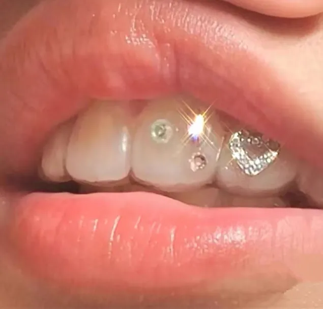 Free glue supply crystal dental use teeth decoration crystal Tooth Gems Crystal for salon/clinic