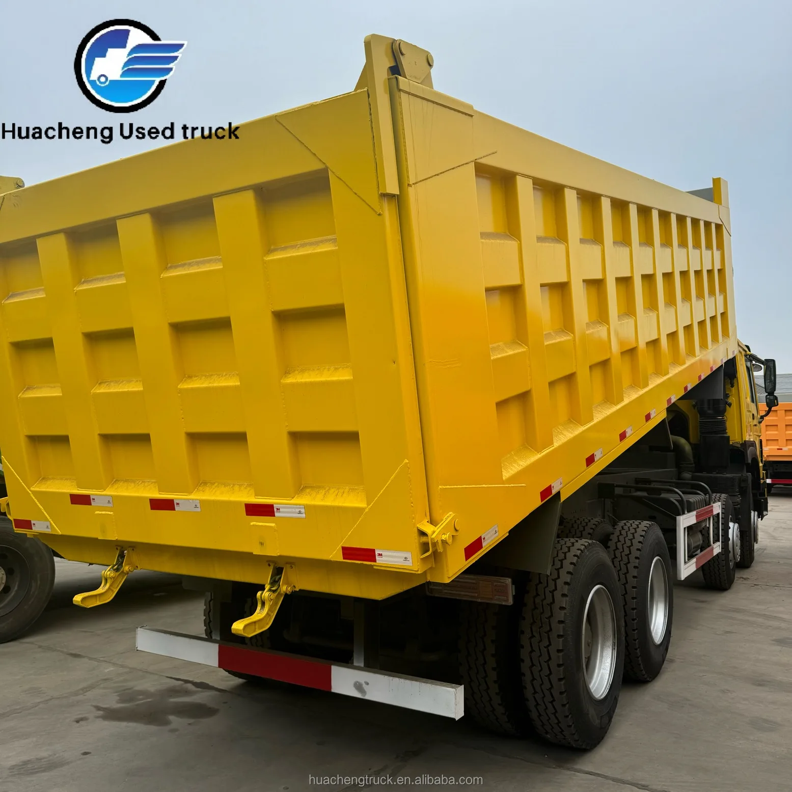 Hot sale second-hand China heavy truck new HOVO dump truck 371 HP 8*4 second-hand HOVO 6x4 manual diesel