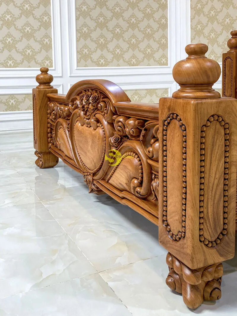 
Classic Rose Royal Bed 