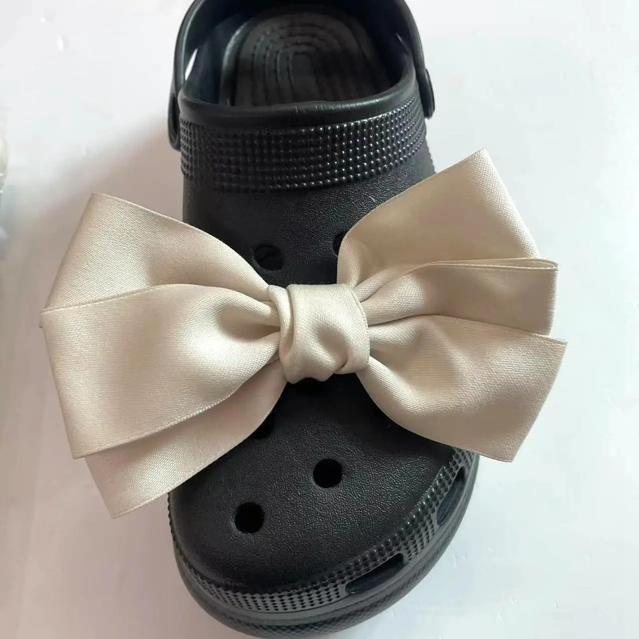 High quality Cloth ladies butterfly shoe parts accessories decoration bows designer shoe bow charms for clog Custom Logo Women