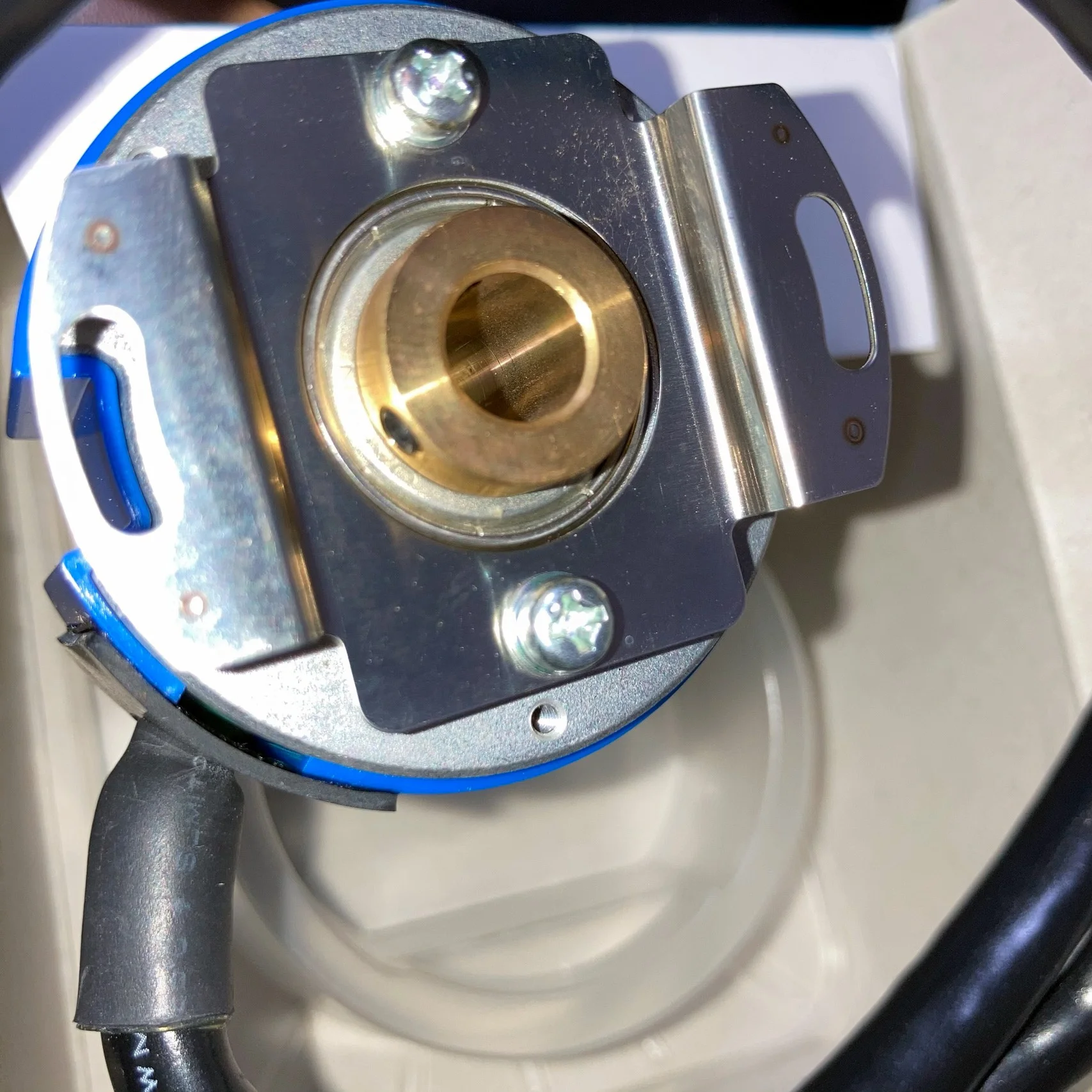 NEW TAMAGAWA Rotary Encoder TS5213N530 OIH48-2048P8-L6-5V BRAND-NEW IN ORIGINAL PACKAGING