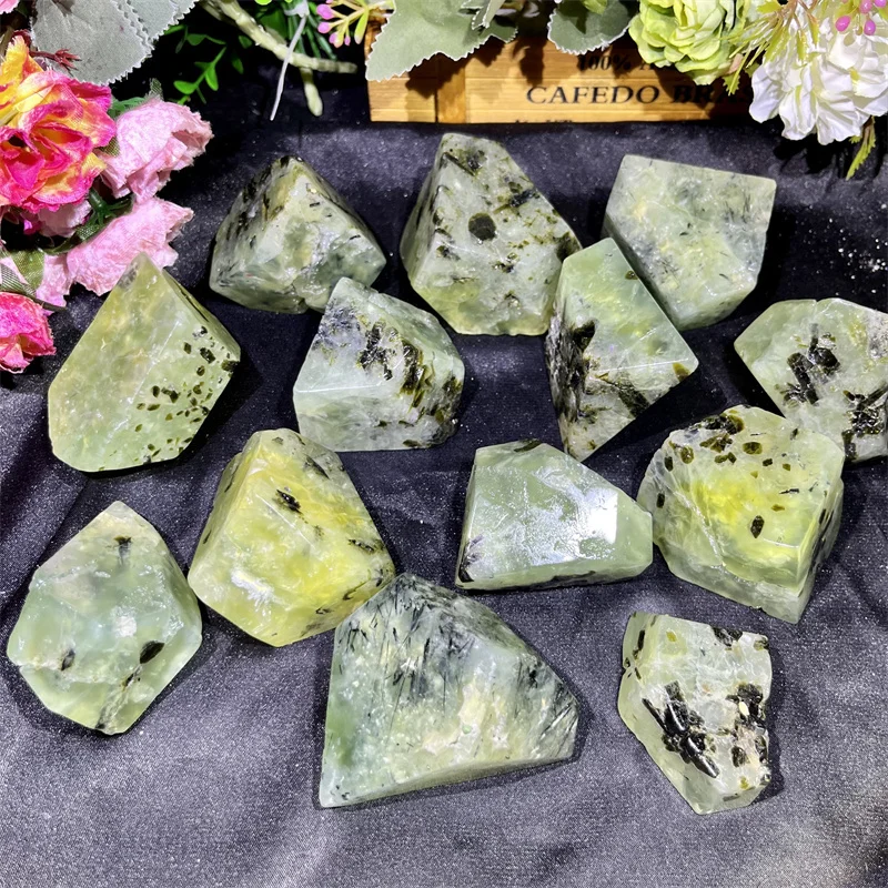 Wholesale Crystal Spiritual Natural Quartz Prehnite Grape Stone Freeform Carving For Decoration
