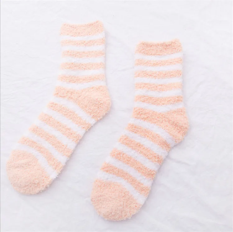 Лидер продаж модные пушистые женские носки из микрофибры с узором на заказ