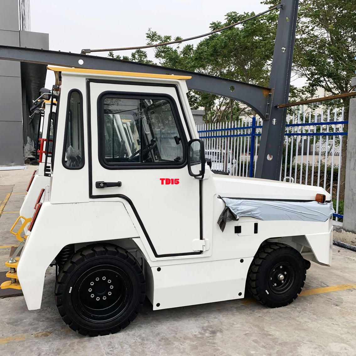 Airport Ground Support Equipment New Diesel Mini Towing Luggage Tractor Truck Price