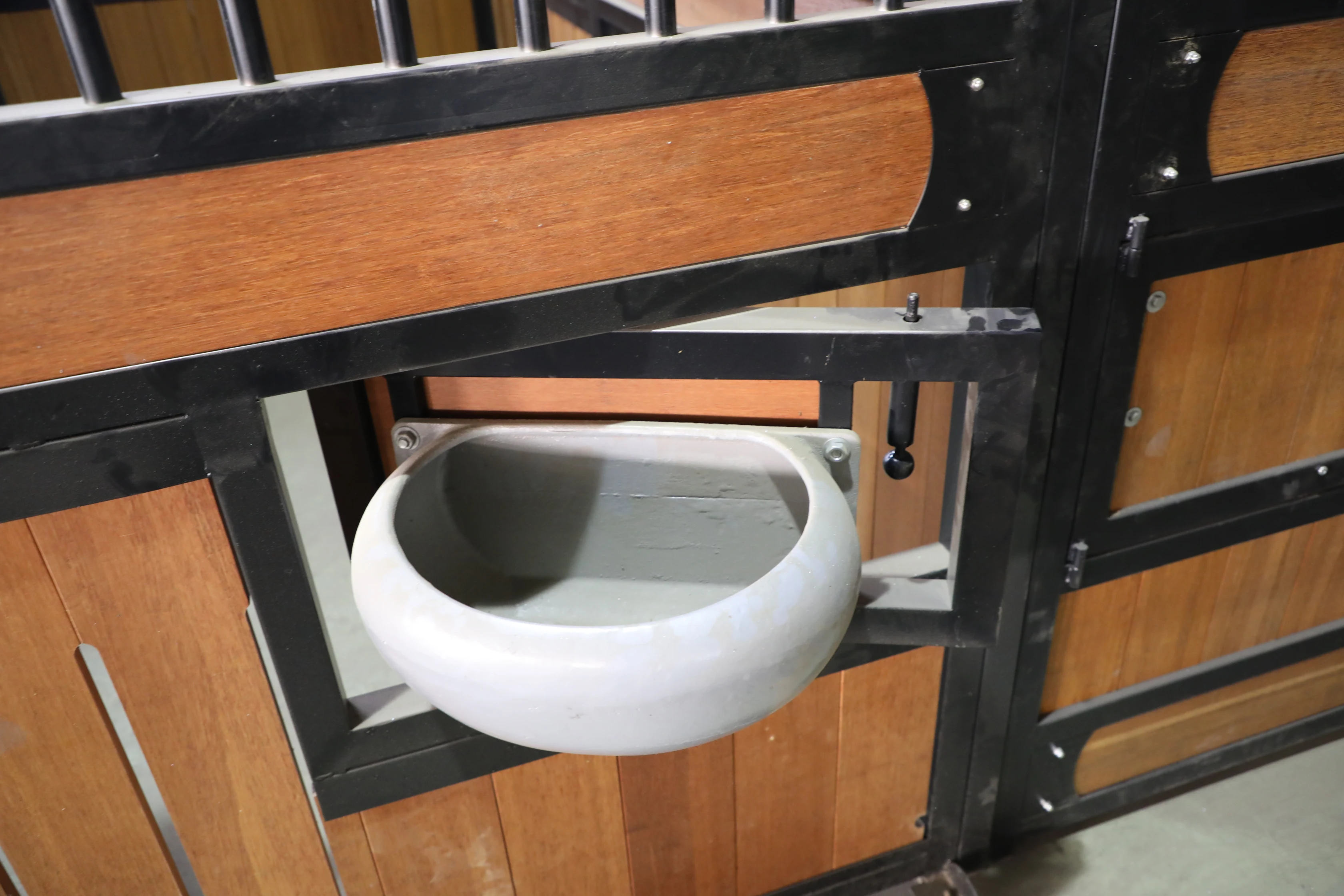 Tianyun Canada Professional European stable for hobby horses wooden bamboo 3m 3.5m 3.6m 4m portable horse stable equipment