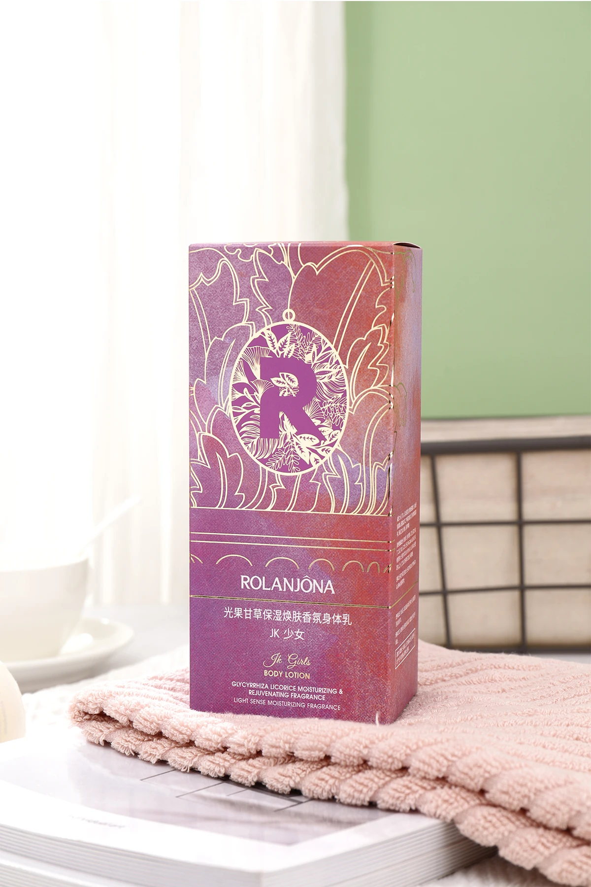 High quality Moisturizing perfume body lotion Light fragrance Moisturize dry skin Support Custom Design Wholesale