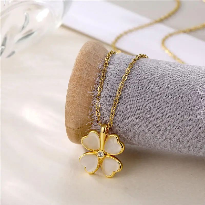 Women Lucky Jewelry Necklace Gold Plated brass Zircon Heart Shape Four Leaf Clover Charm Pendant Necklace
