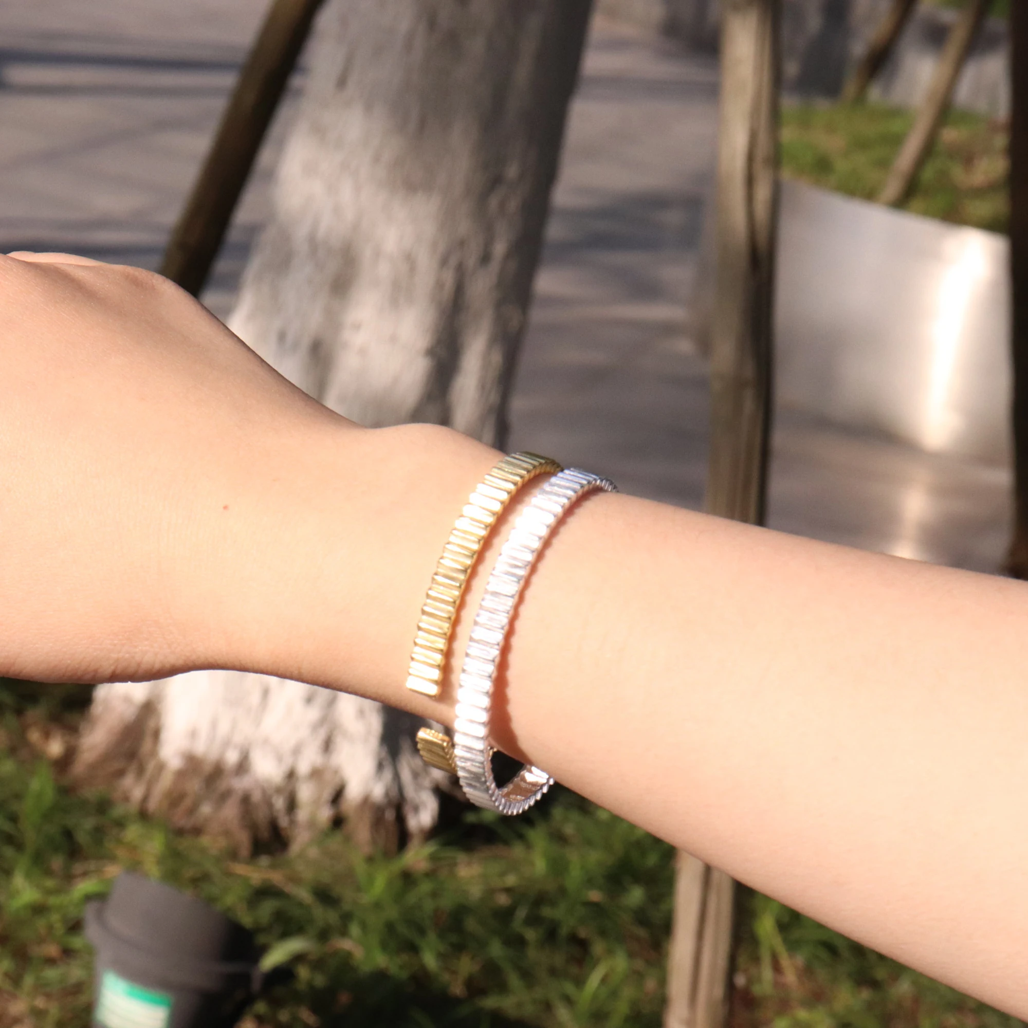 Chris April Fashion 18K Gold Plated 925 Sterling Silver Wheel Gear Design Cuff Bangle Bracelet
