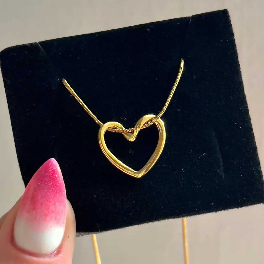 Stainless Steel Waterproof Durable Fashionable Jewelry Accessories Hollow Love Pendant Simple Elegant Lover Heart Necklace