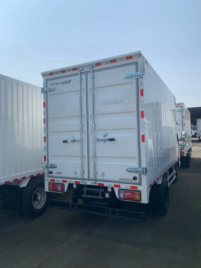 Myanmar city transportation of Isuzu box van truck single cabin 4x2 2 ton cargo truck for sale