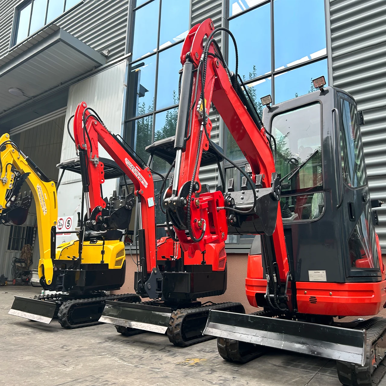 China Widely Used EPA Kubota Farm Mini Excavator 1.8 Ton 2 Ton Small Digger Excavator For Family Garden