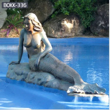 Садовая бронзовая пляжная привлекательная статуя русалки на берегу скалы в натуральную величину для продажи