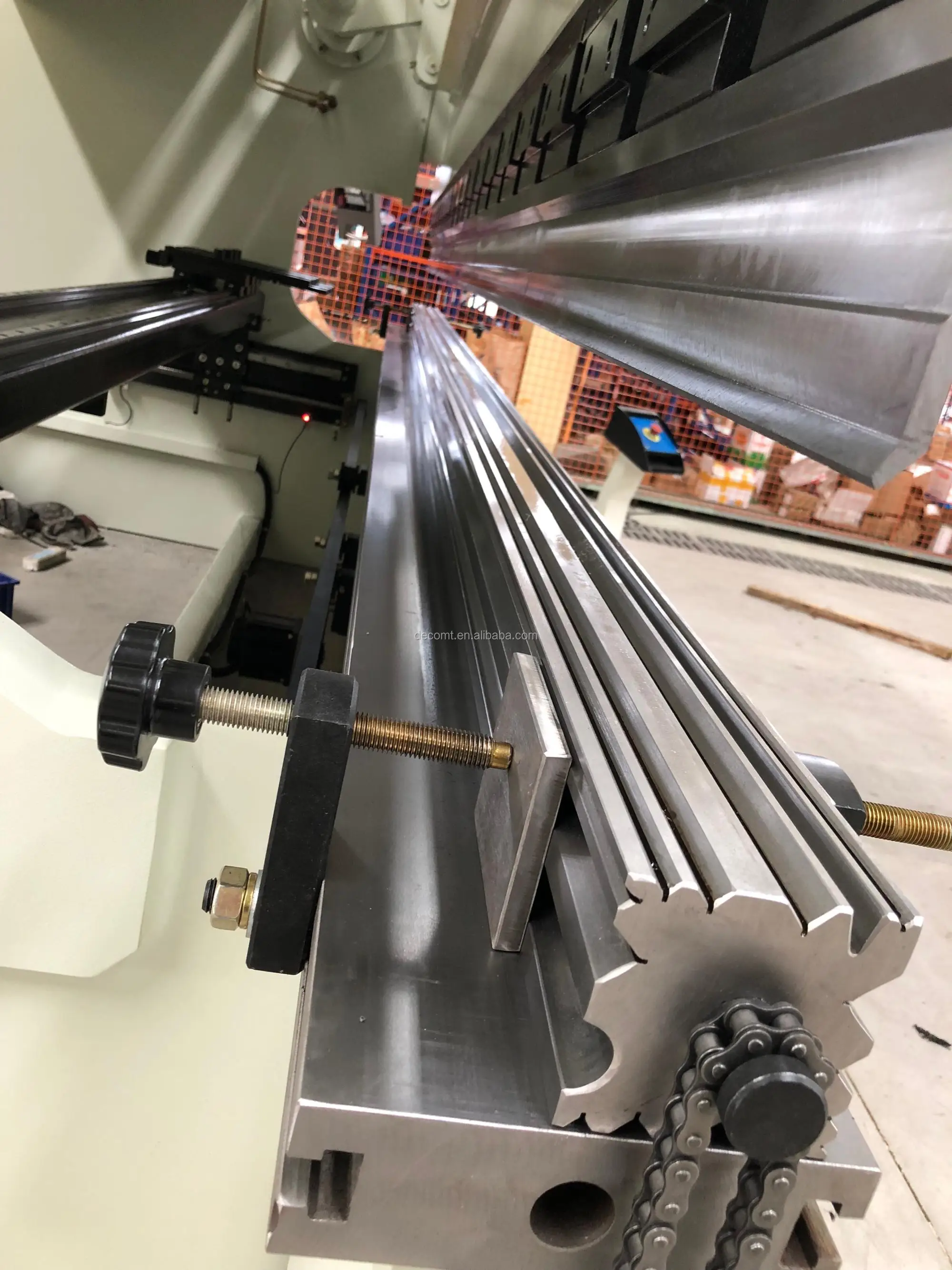 
2019 hydraulic CNC sheet metal bending machine used hydraulic press brake 