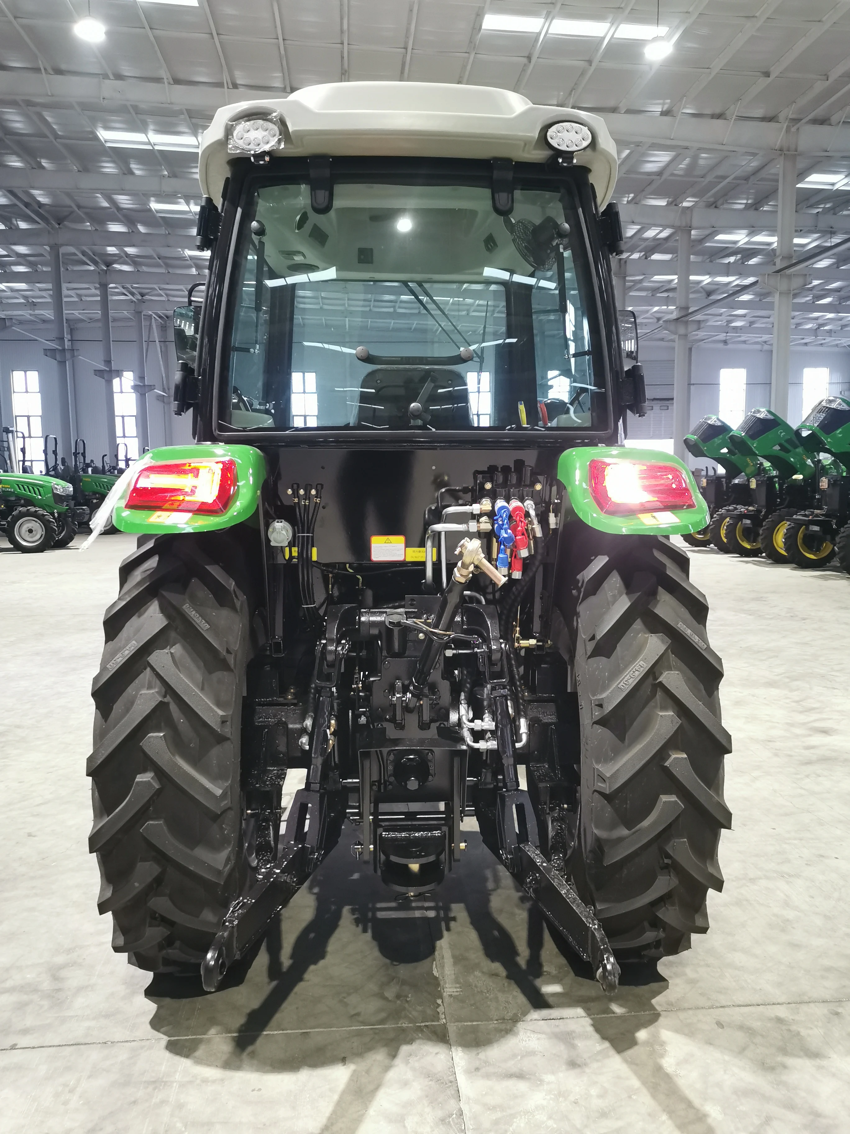 Wolf 30HP 40HP 50HP 60HP 70HP 80HP tractor 4x4 agriculture tractor with cabin