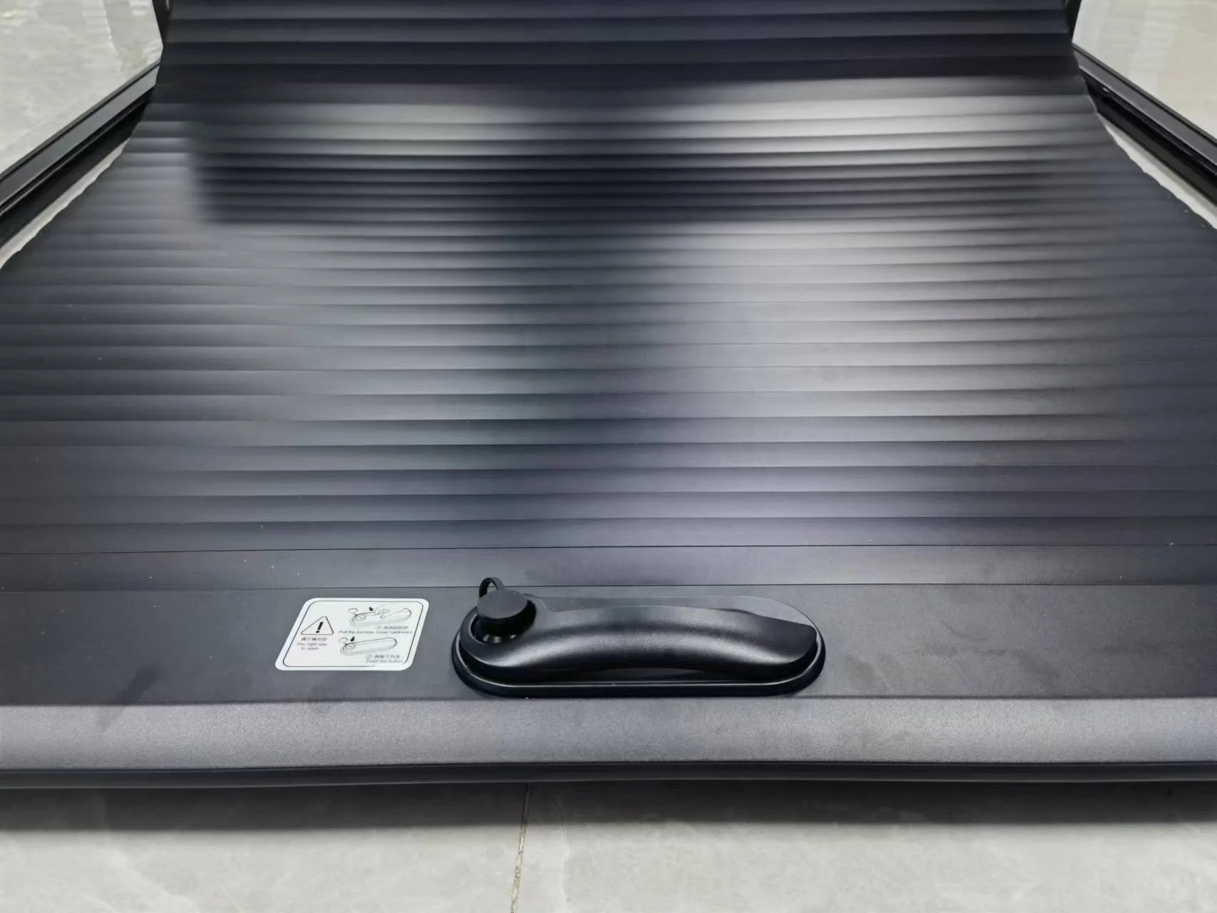 Hot Selling Retractable Tonneau Cover Pickup Truck Bed Lid for Nissan Frontier 2005-2024 5ft(60') Lockable Waterproof Tailbox